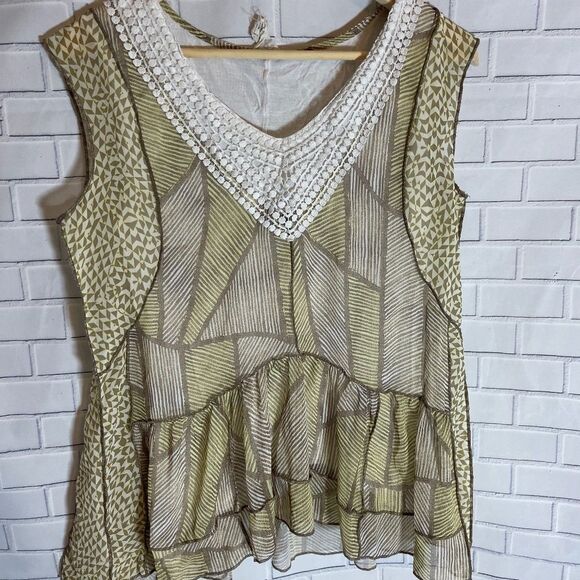 Anthropologie Tops - Anthro One September Tan/Yellow Print Top Sz XS